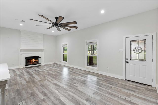 655 Avenue L, Dickinson, TX 77539