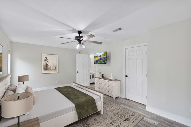 655 Avenue L, Dickinson, TX 77539