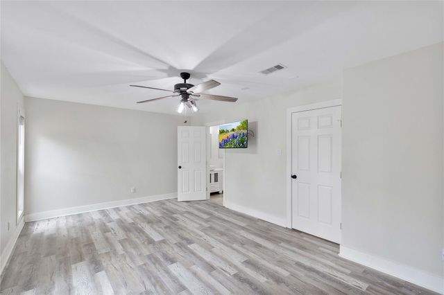 655 Avenue L, Dickinson, TX 77539