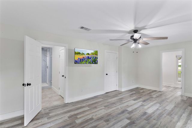 655 Avenue L, Dickinson, TX 77539