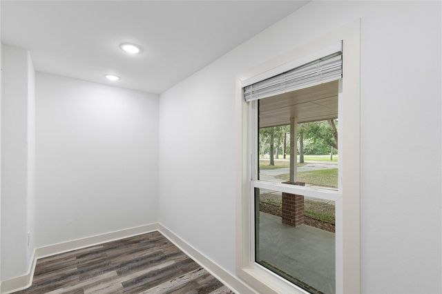 655 Avenue L, Dickinson, TX 77539