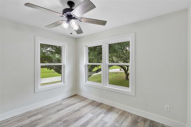 655 Avenue L, Dickinson, TX 77539