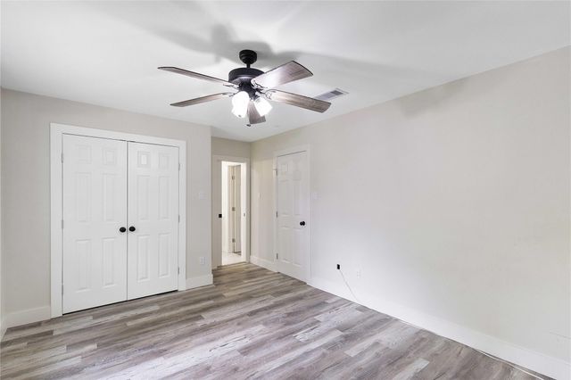 655 Avenue L, Dickinson, TX 77539