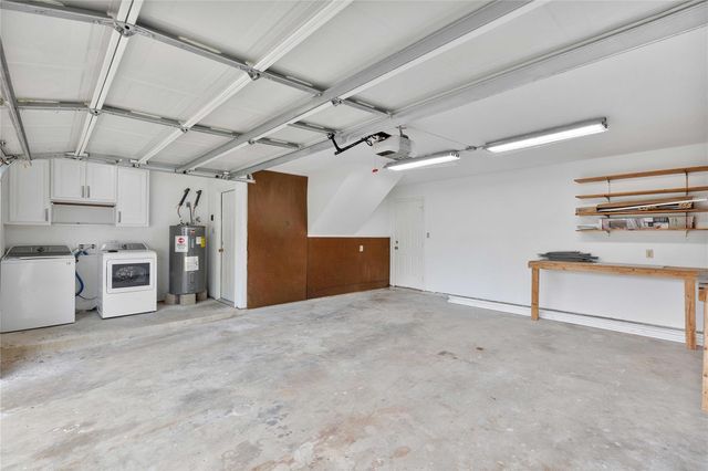 655 Avenue L, Dickinson, TX 77539