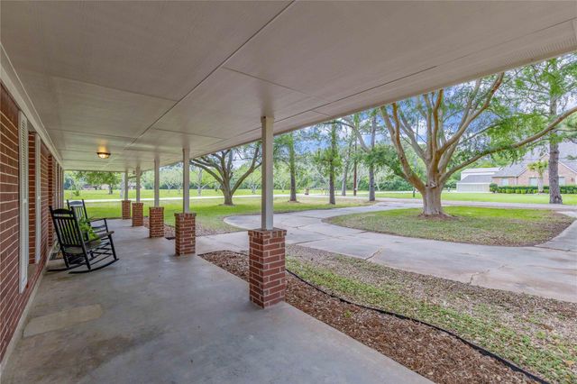 655 Avenue L, Dickinson, TX 77539