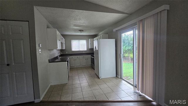 11289 Aspen Woods Drive, St Louis, MO 63138