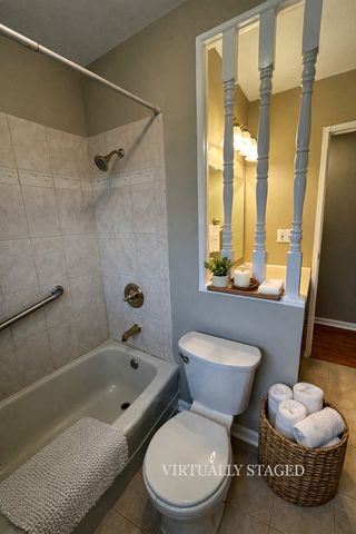 5508 S Stough Street, Hinsdale, IL 60521