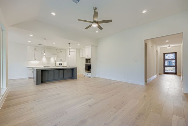 1817 Flowerfield Lane, Mansfield, TX 76063