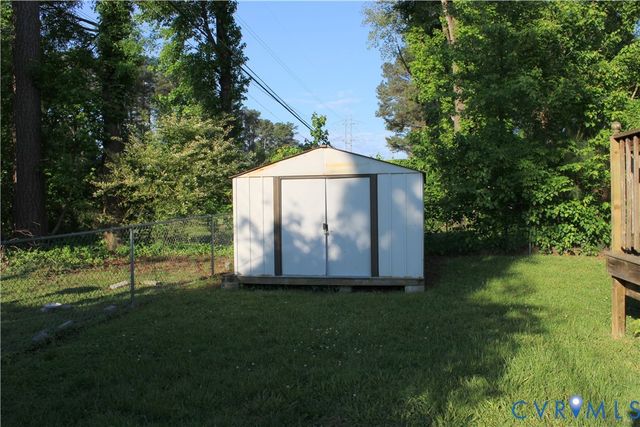 902 Hampton Rd, Petersburg, VA 23805