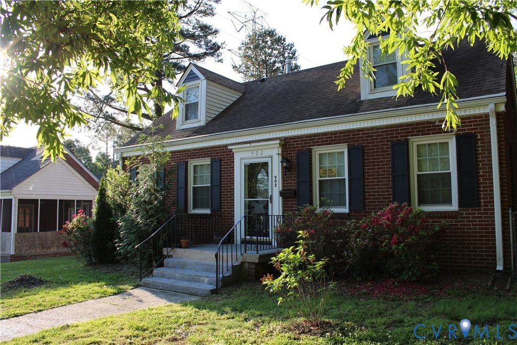 902 Hampton Rd, Petersburg, VA 23805