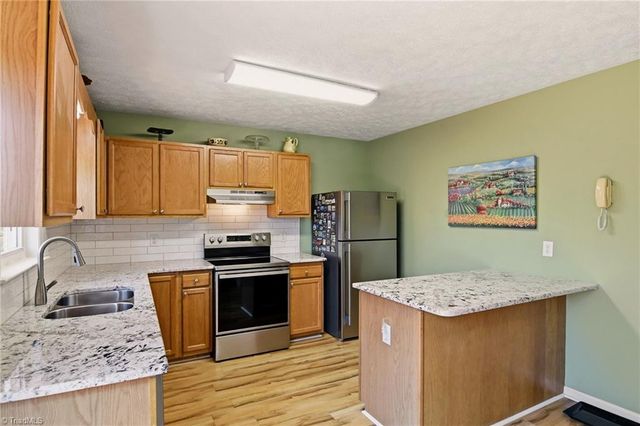 4024 Village Trace Drive, Tobaccoville, NC 27050