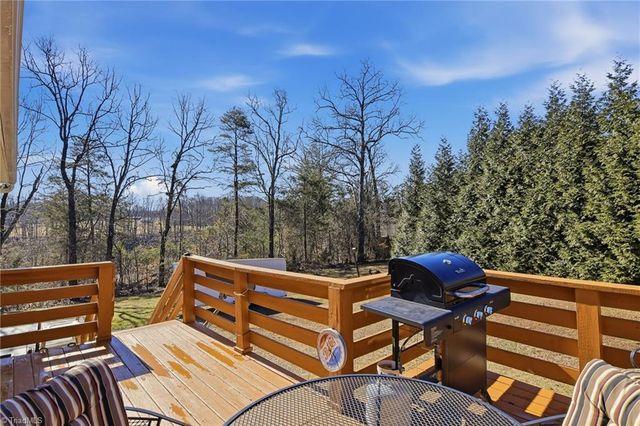 4024 Village Trace Drive, Tobaccoville, NC 27050