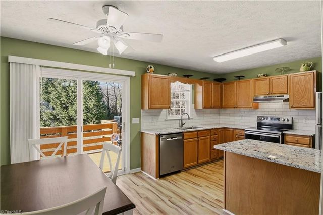 4024 Village Trace Drive, Tobaccoville, NC 27050