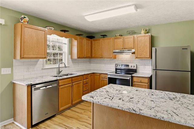 4024 Village Trace Drive, Tobaccoville, NC 27050