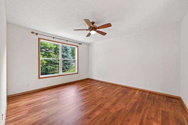 10986 Thone Road, Woodbury, MN 55129