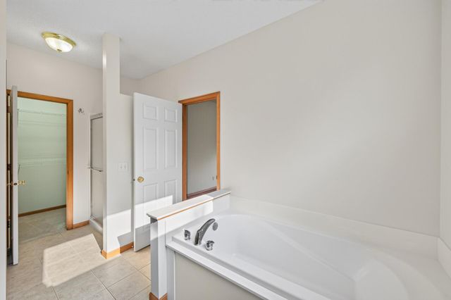 10986 Thone Road, Woodbury, MN 55129