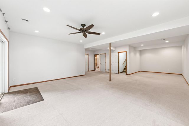 10986 Thone Road, Woodbury, MN 55129
