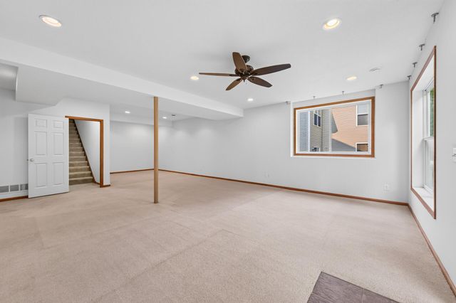 10986 Thone Road, Woodbury, MN 55129