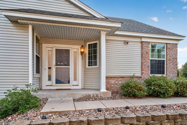 10986 Thone Road, Woodbury, MN 55129