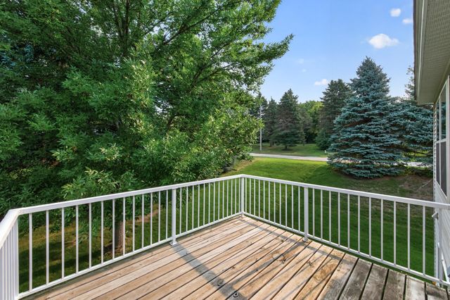 10986 Thone Road, Woodbury, MN 55129