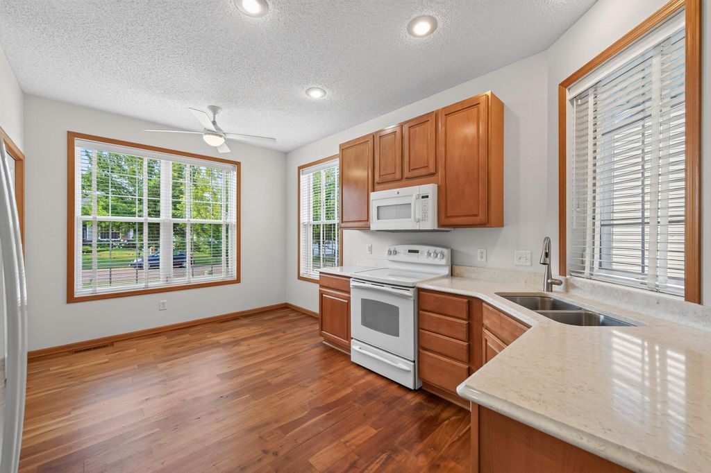 10986 Thone Road, Woodbury, MN 55129 — photo 3