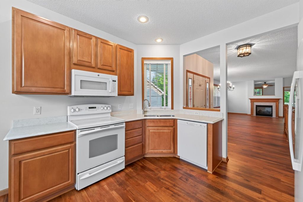 10986 Thone Road, Woodbury, MN 55129 — photo 5