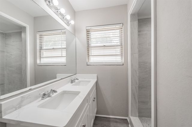 5008 Rector Avenue, Fort Worth, TX 76133
