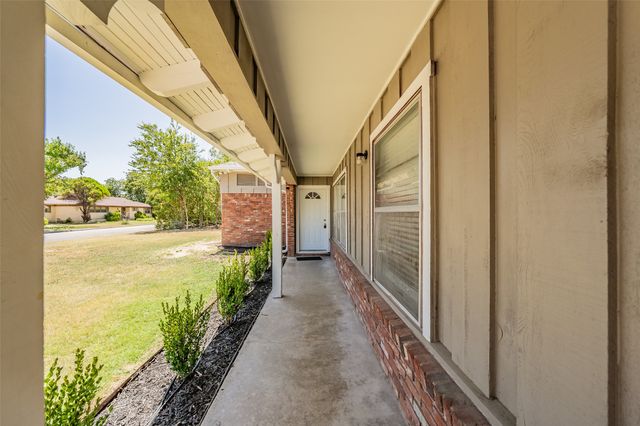 5008 Rector Avenue, Fort Worth, TX 76133