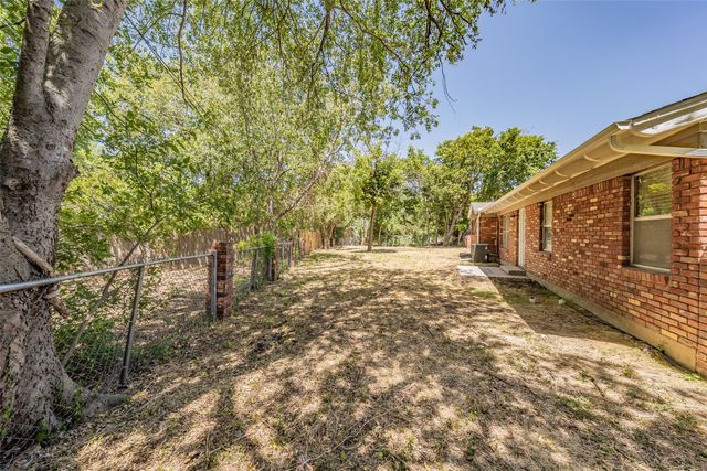 5008 Rector Avenue, Fort Worth, TX 76133