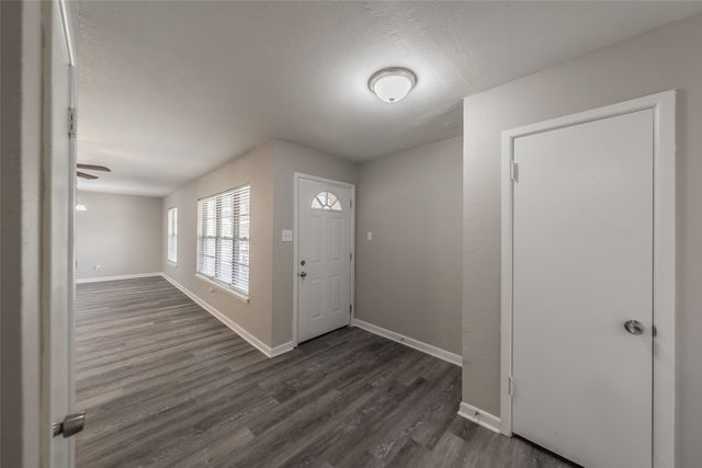 5008 Rector Avenue, Fort Worth, TX 76133