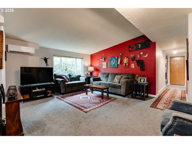 1800 LAKEWOOD Ct 140, Eugene, OR 97402