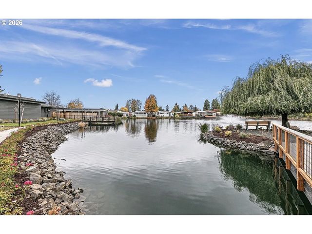 1800 LAKEWOOD Ct 140, Eugene, OR 97402