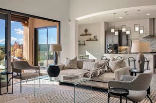 11 Camino Maravilla, Santa Fe, NM 87506