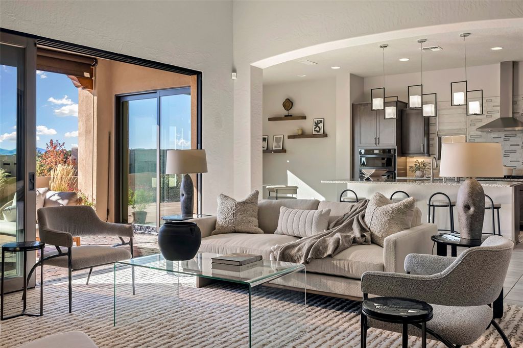 11 Camino Maravilla, Santa Fe, NM 87506