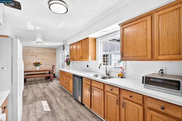 2312 2312 Granada Ct, Pinole, CA 94564