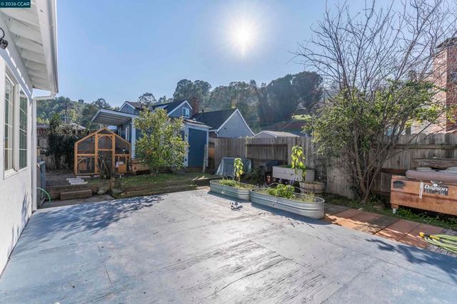 2312 2312 Granada Ct, Pinole, CA 94564