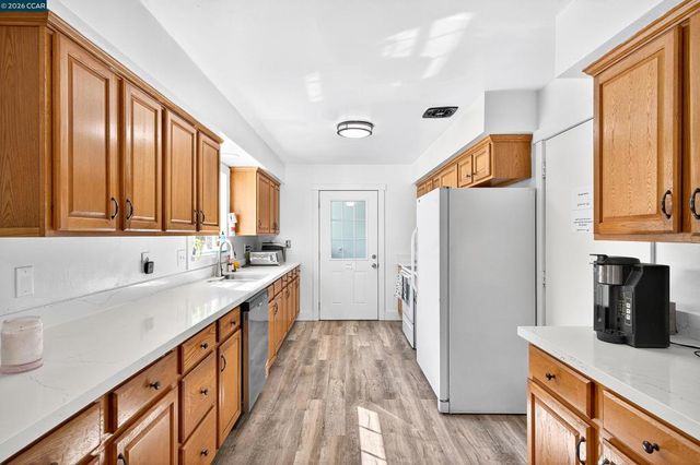 2312 2312 Granada Ct, Pinole, CA 94564