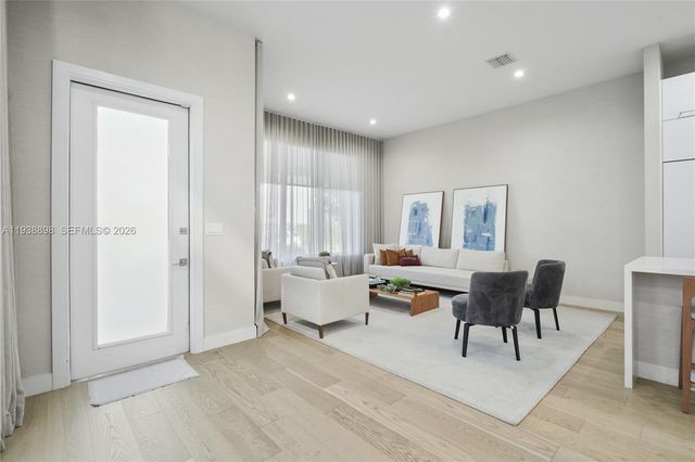 8144 NW 43rd Street, Doral, FL 33166