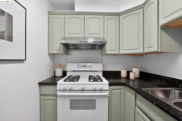 801 Franklin 1119, Oakland, CA 94607