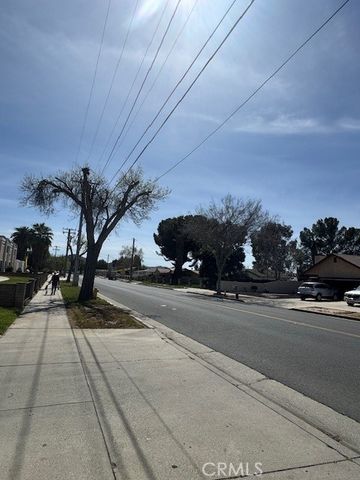 604 S Santa Fe 1, Hemet, CA 92543