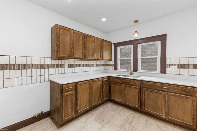 5392 Seebaldt Street, Wayne, MI 48204