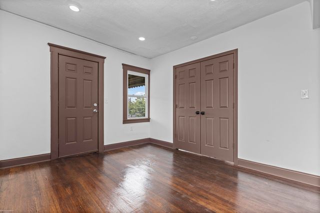 5392 Seebaldt Street, Wayne, MI 48204