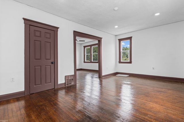 5392 Seebaldt Street, Wayne, MI 48204