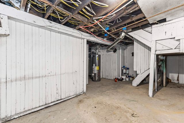 5392 Seebaldt Street, Wayne, MI 48204
