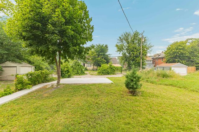 5392 Seebaldt Street, Wayne, MI 48204