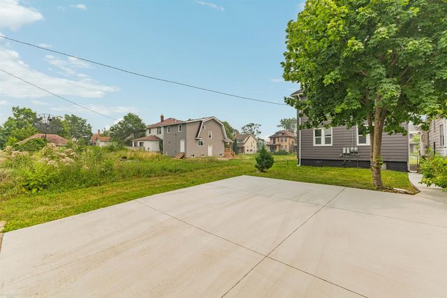 5392 Seebaldt Street, Wayne, MI 48204