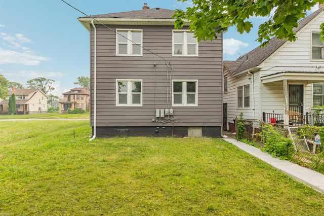 5392 Seebaldt Street, Wayne, MI 48204