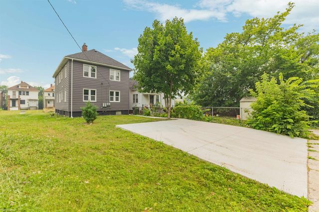 5392 Seebaldt Street, Wayne, MI 48204