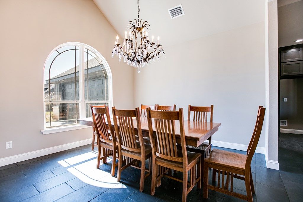 Image 10 of property listing at 2022 Silver Creek Court, San Angelo, TX 76904