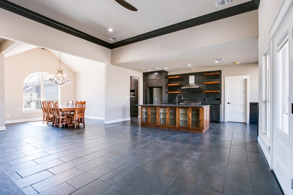 Image 12 of property listing at 2022 Silver Creek Court, San Angelo, TX 76904